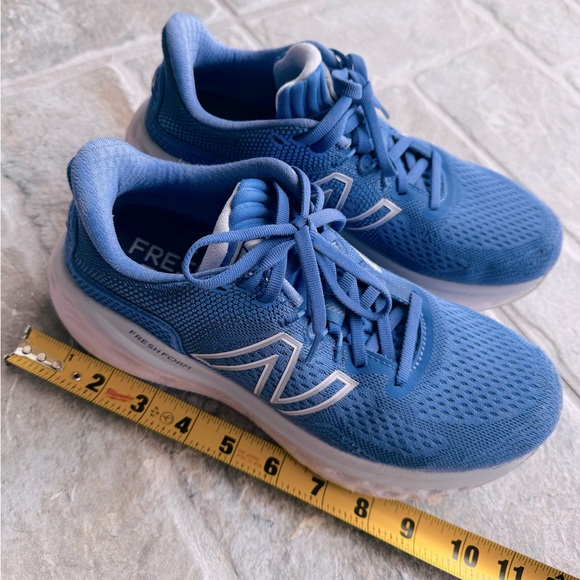 New‎ Balance Women's Fresh Foam More V3 Running Shoes 8 - Picture 4 of 5